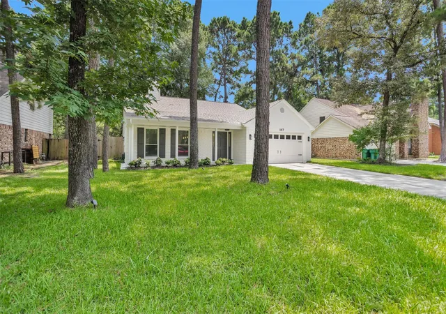 Photo 3 of Single family home for sale at 147 E Pathfinders Cir, Spring, TX 77381 | MLS# 64789483 | Listing updated on 2026-09-10