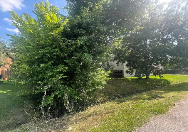 3rd image of 0000 Tavenor Ln, Houston, TX 77075 | MLS# 57205341
