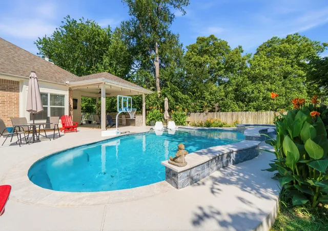 Photo 4 of Sale Pending at 10802 Windswept, Montgomery, TX 77356 | MLS# 6204242 | Listing updated on 2026-08-16
