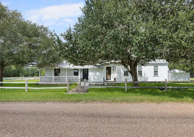 2nd image of 3523 Seidel Rd, Schulenburg, TX 78956 | MLS# 51135771