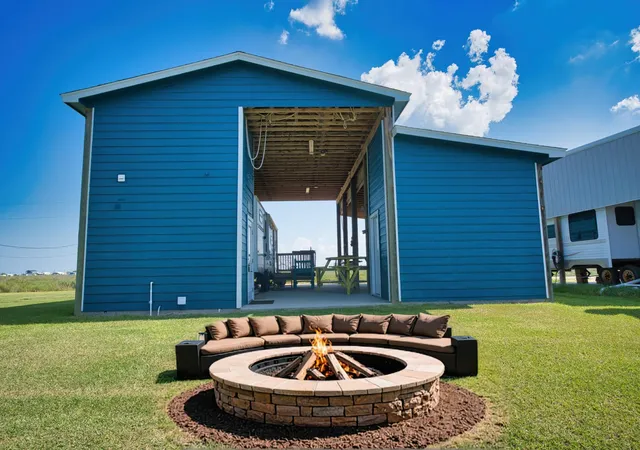 2nd image of 1838 Hall Ave, Bay City, TX 77414 | MLS# 53728900