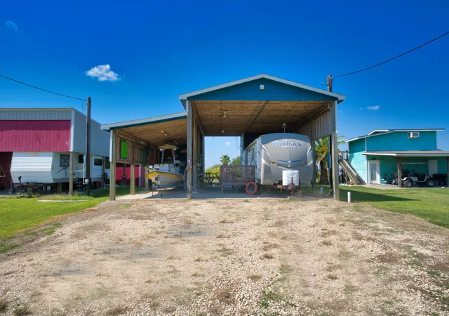 3rd image of 1838 Hall Ave, Bay City, TX 77414 | MLS# 53728900