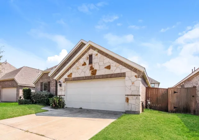 Photo 3 of Single family home for sale at 12519 Tamaron Dr, La Marque, TX 77568 | MLS# 74841035 | Listing updated on 2026-09-20