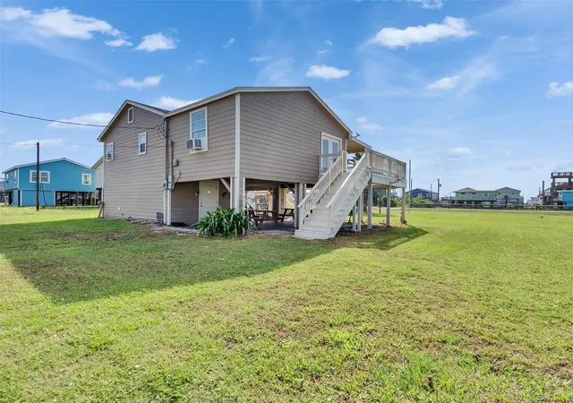 4th image of 914 Treaty Dr, Freeport, TX 77541 | MLS# 64950992