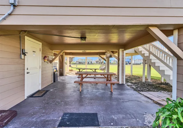 5th image of 914 Treaty Dr, Freeport, TX 77541 | MLS# 64950992