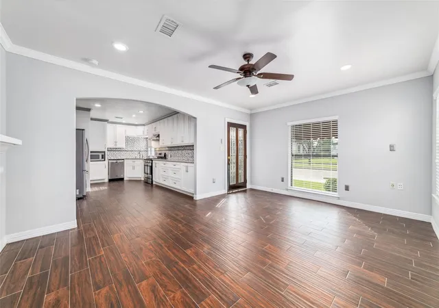 2nd image of 5012 Irvington Blvd, Houston, TX 77009 | MLS# 34871976