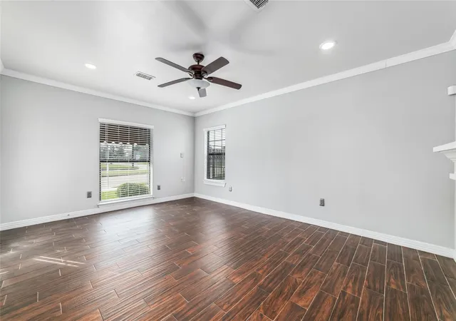 4th image of 5012 Irvington Blvd, Houston, TX 77009 | MLS# 34871976