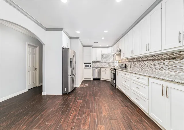 5th image of 5012 Irvington Blvd, Houston, TX 77009 | MLS# 34871976
