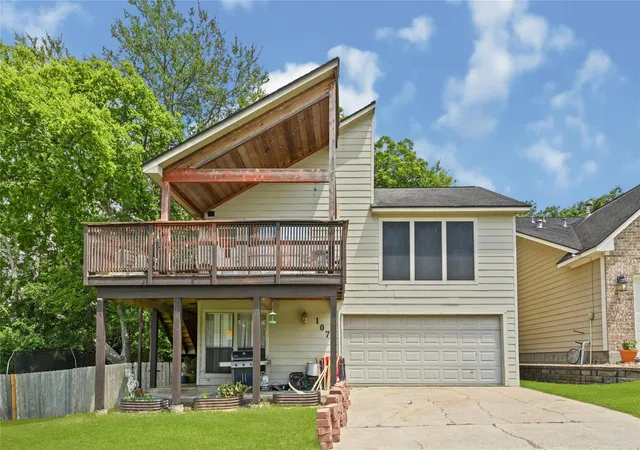 Photo 3 of Single family home for sale at 107 Harbour Town Ln, Montgomery, TX 77356 | MLS# 51911812 | Listing updated on 2026-09-07