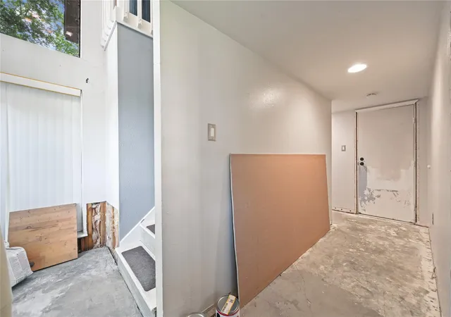 Photo 4 of Single family home for sale at 107 Harbour Town Ln, Montgomery, TX 77356 | MLS# 51911812 | Listing updated on 2026-09-07