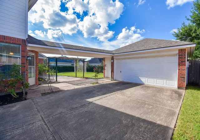 Photo 3 of Single family home for sale at 2019 Edendale Cir, Katy, TX 77450 | MLS# 89730333 | Listing updated on 2026-08-29