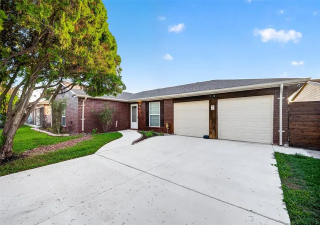 4th image of 6114 S Greenpark Dr, Houston, TX 77072 | MLS# 62060586