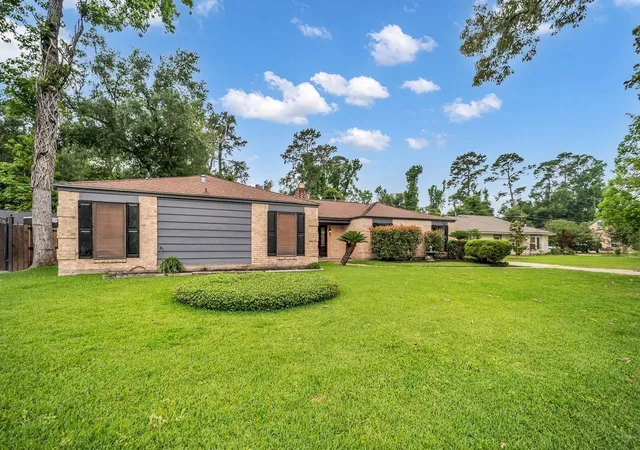 2nd image of 18815 Whitewood Dr, Spring, TX 77373 | MLS# 25000002