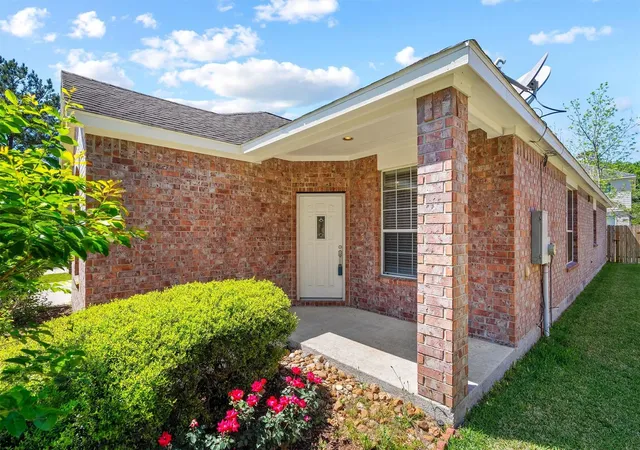 Photo 3 of Sale Pending at 951 Crannog Way, Conroe, TX 77301 | MLS# 73960153 | Listing updated on 2026-07-17