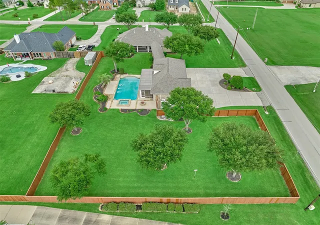 Photo 2 of Sale Pending at 11833 Seashell Cir, Montgomery, TX 77356 | MLS# 17274148 | Listing updated on 2026-08-12