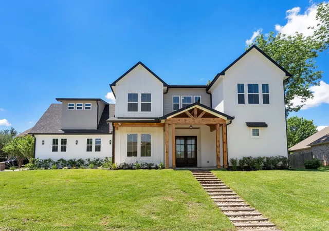 Photo 3 of Single family home for sale at 3709 Oak Ct, Montgomery, TX 77356 | MLS# 19219202 | Listing updated on 2026-08-06