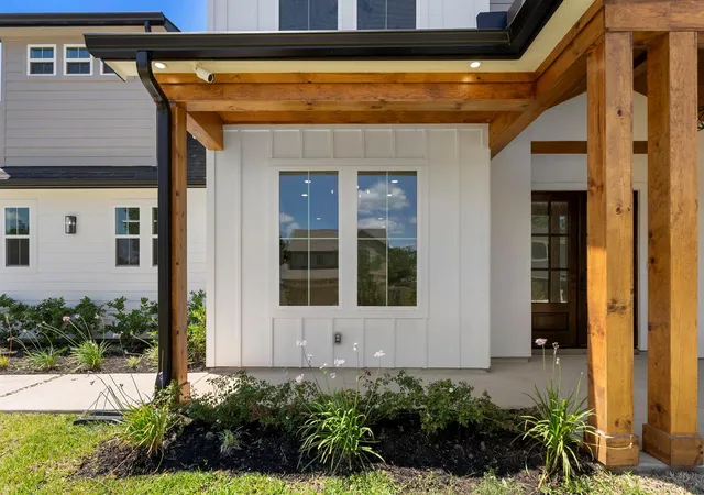 Photo 3 of Single family home for sale at 3709 Oak Ct, Montgomery, TX 77356 | MLS# 19219202 | Listing updated on 2026-08-06
