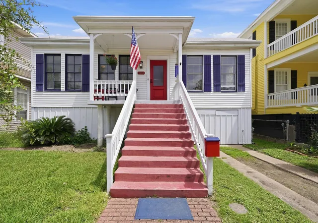 Photo 1 of Single family home for sale at 1020 Broadway St, Galveston, TX 77550 | MLS# 81602695 | Listing updated on 2026-09-16