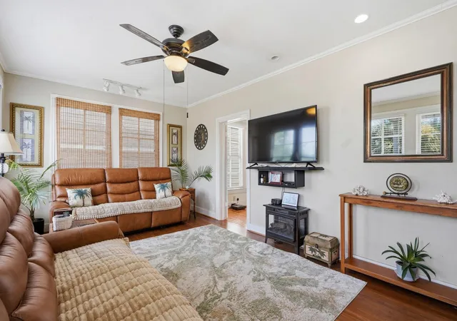 Photo 2 of Single family home for sale at 1020 Broadway St, Galveston, TX 77550 | MLS# 81602695 | Listing updated on 2026-09-16