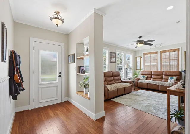 Photo 3 of Single family home for sale at 1020 Broadway St, Galveston, TX 77550 | MLS# 81602695 | Listing updated on 2026-09-16