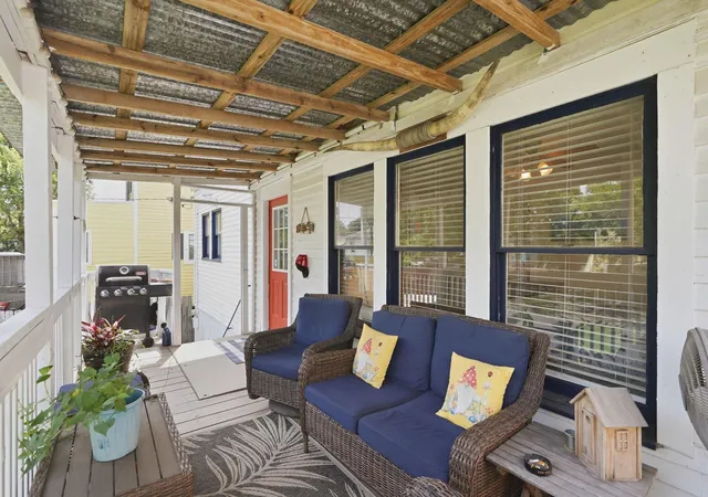 Photo 4 of Single family home for sale at 1020 Broadway St, Galveston, TX 77550 | MLS# 81602695 | Listing updated on 2026-09-16