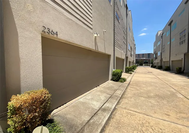 Photo 3 of Single family home for sale at 2364 Commerce St, Houston, TX 77003 | MLS# 30884799 | Listing updated on 2026-09-08