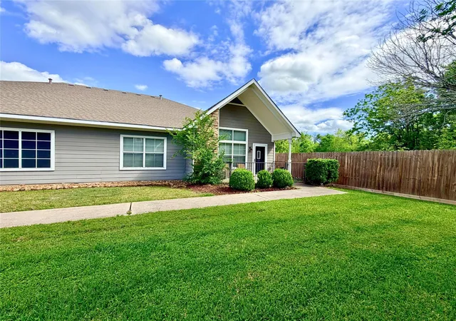 Photo 3 of Townhouse for sale at 312 Hunt Rd #312, Baytown, TX 77521 | MLS# 59974872 | Listing updated on 2026-04-22