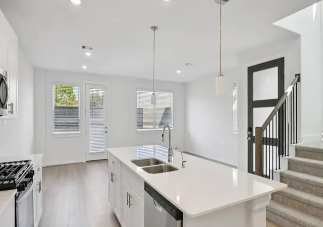 2nd image of 2202 Blue Heron Dr, Kemah, TX 77565 | MLS# 95737879