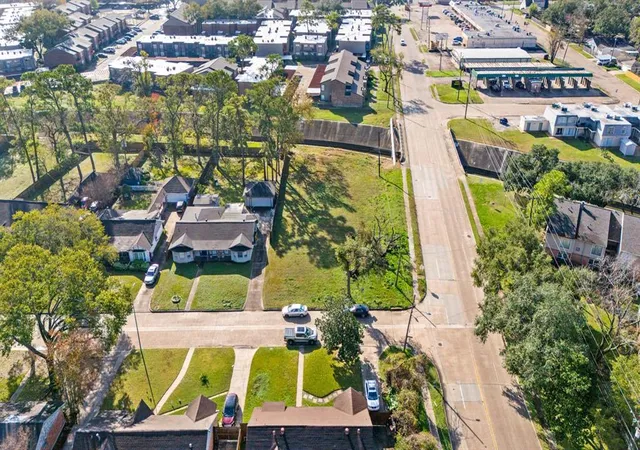 Photo 1 of Land for sale at 4827 Chantilly Ln, Houston, TX 77092 | MLS# 20526704 | Listing updated on 2026-06-27