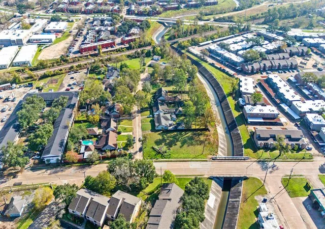 Photo 3 of Land for sale at 4827 Chantilly Ln, Houston, TX 77092 | MLS# 20526704 | Listing updated on 2026-06-27
