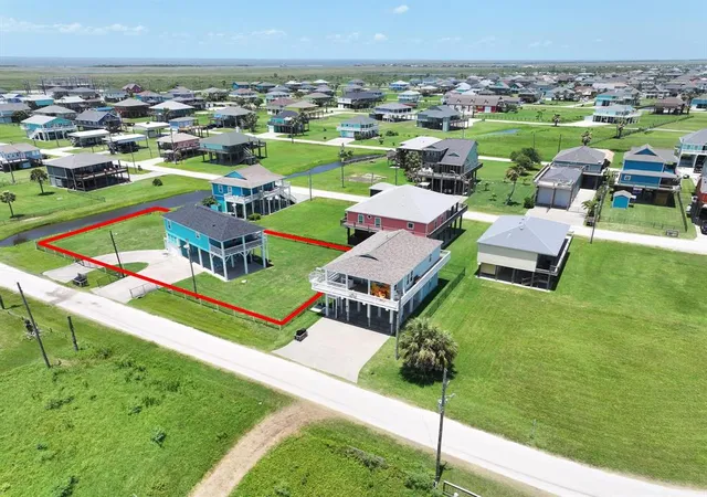 Photo 3 of Single family home for sale at 928 Olive Dr, Port Bolivar, TX 77650 | MLS# 49011060 | Listing updated on 2025-12-17
