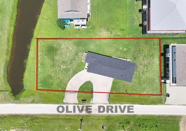 Photo 4 of Single family home for sale at 928 Olive Dr, Port Bolivar, TX 77650 | MLS# 49011060 | Listing updated on 2025-12-17