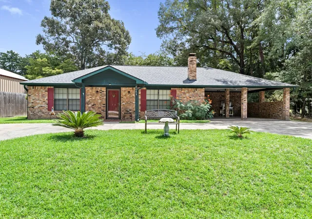1st image of 806 E Wildwood Dr, Village Mills, TX 77663 | MLS# 73619758