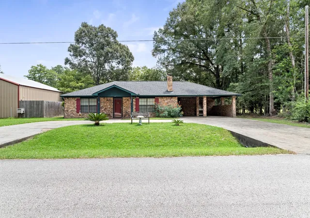 2nd image of 806 E Wildwood Dr, Village Mills, TX 77663 | MLS# 73619758