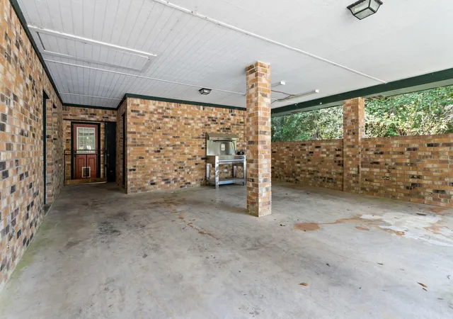 5th image of 806 E Wildwood Dr, Village Mills, TX 77663 | MLS# 73619758