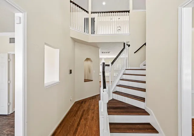Photo 3 of Sale Pending at 215 Crabapple Dr, Baytown, TX 77520 | MLS# 72242418 | Listing updated on 2026-09-15