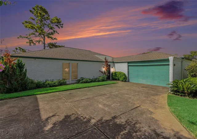 Photo 1 of Single family home for sale at 5519 Arncliffe Dr, Houston, TX 77088 | MLS# 52278357 | Listing updated on 2026-08-24