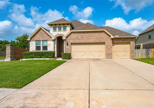 2nd image of 3216 Parker Dr, Pearland, TX 77584 | MLS# 60674681