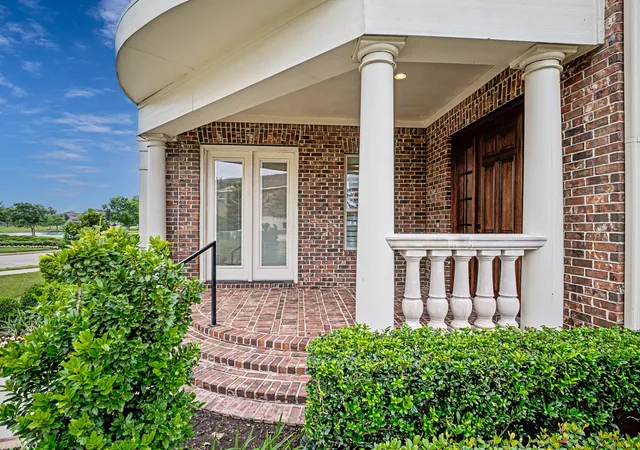 3rd image of 119 Grace Point Dr, Sugar Land, TX 77498 | MLS# 35949247