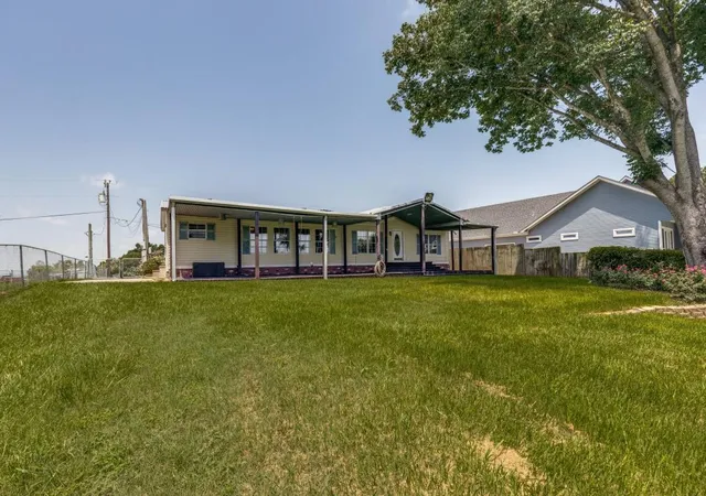 5th image of 207 Vivian Rd, Onalaska, TX 77360 | MLS# 98355650