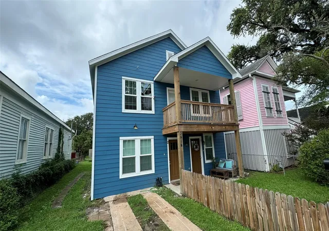 Photo 3 of Single family home for sale at 3414 Ursuline, Galveston, TX 77550 | MLS# 58953201 | Listing updated on 2026-05-13