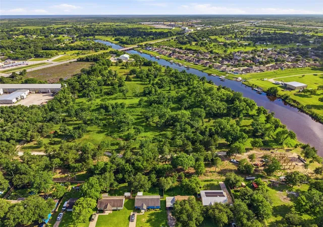 5th image of 7334 Custer St, Hitchcock, TX 77563 | MLS# 31815309