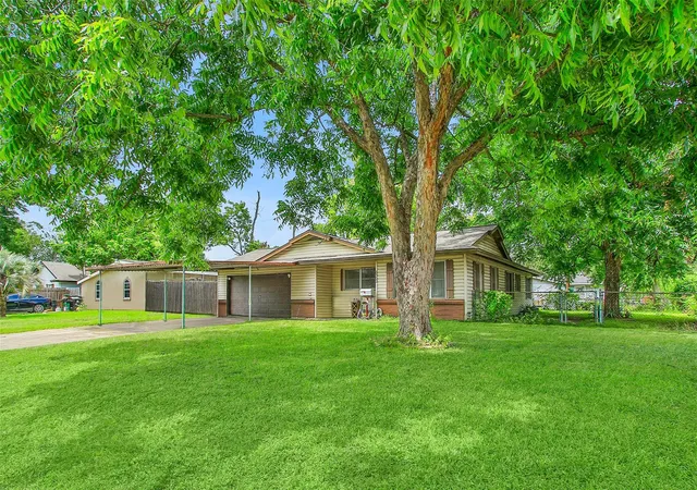 Photo 2 of Single family home for sale at 8502 Friendship Rd, Houston, TX 77080 | MLS# 82175401 | Listing updated on 2026-07-16
