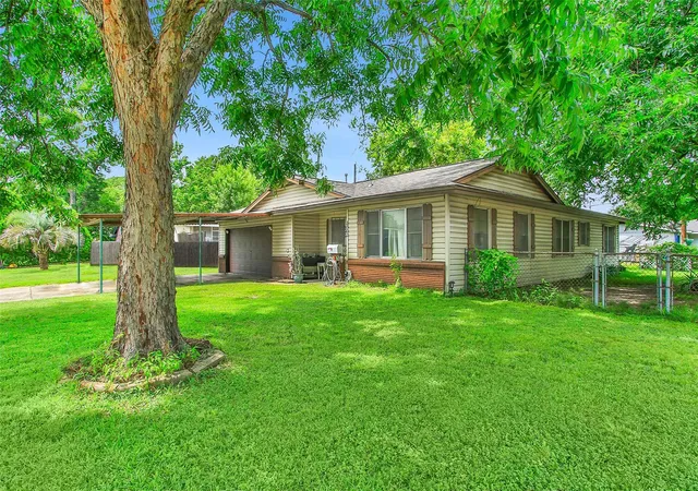 Photo 3 of Single family home for sale at 8502 Friendship Rd, Houston, TX 77080 | MLS# 82175401 | Listing updated on 2026-07-16