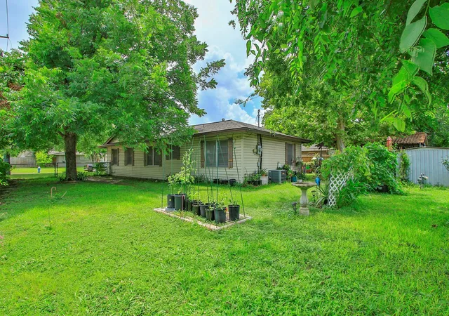 Photo 3 of Single family home for sale at 8502 Friendship Rd, Houston, TX 77080 | MLS# 82175401 | Listing updated on 2026-07-16