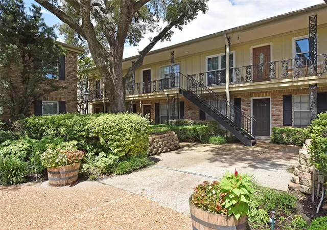 5th image of 3224 Timmons Ln, Houston, TX 77027
