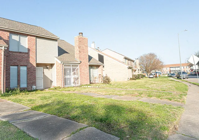 Photo 2 of Townhouse for sale at 10920 Village Bend Ln #920, Houston, TX 77072 | MLS# 39689755 | Listing updated on 2026-08-25