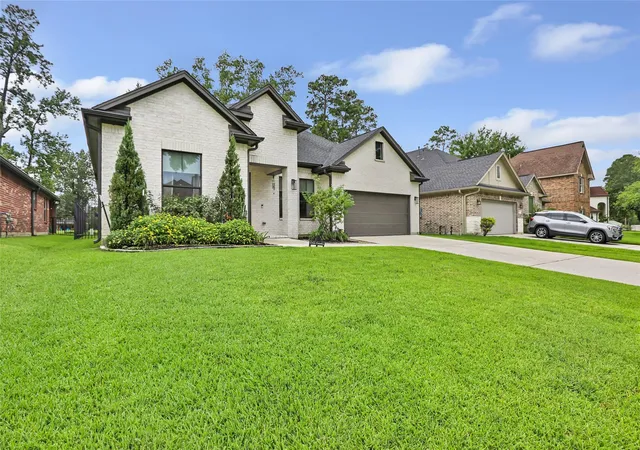 Photo 2 of Single family home for sale at 8310 Cross Country Dr, Humble, TX 77346 | MLS# 19104083 | Listing updated on 2026-08-16