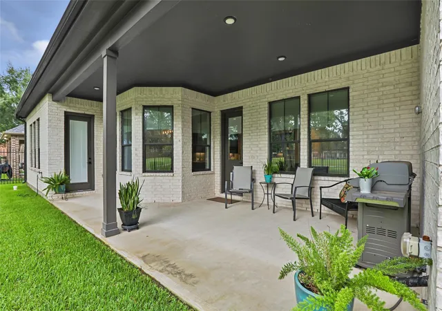 Photo 4 of Single family home for sale at 8310 Cross Country Dr, Humble, TX 77346 | MLS# 19104083 | Listing updated on 2026-08-16