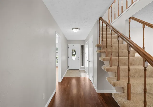 Photo 2 of Single family home for sale at 16826 Cobble Ridge Dr, Sugar Land, TX 77498 | MLS# 86007127 | Listing updated on 2026-10-06